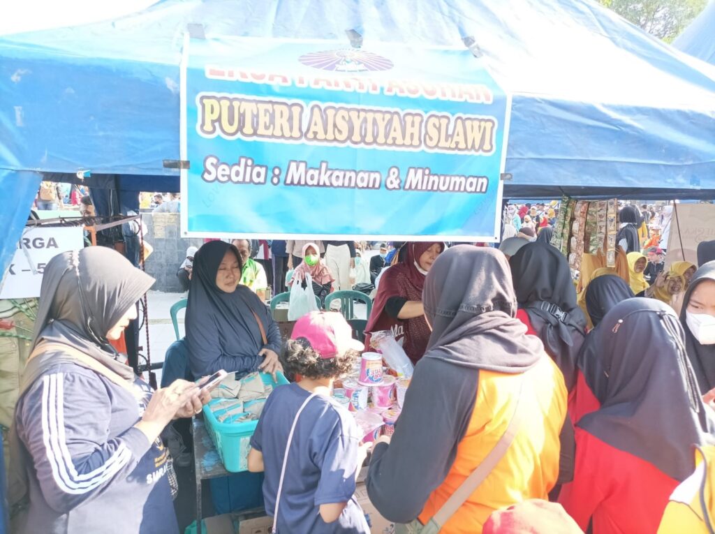 stand panti dalam rangka gebyar muktamar muhammadiyah ke 48